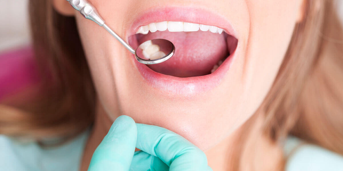 Oral examination before a biopsy